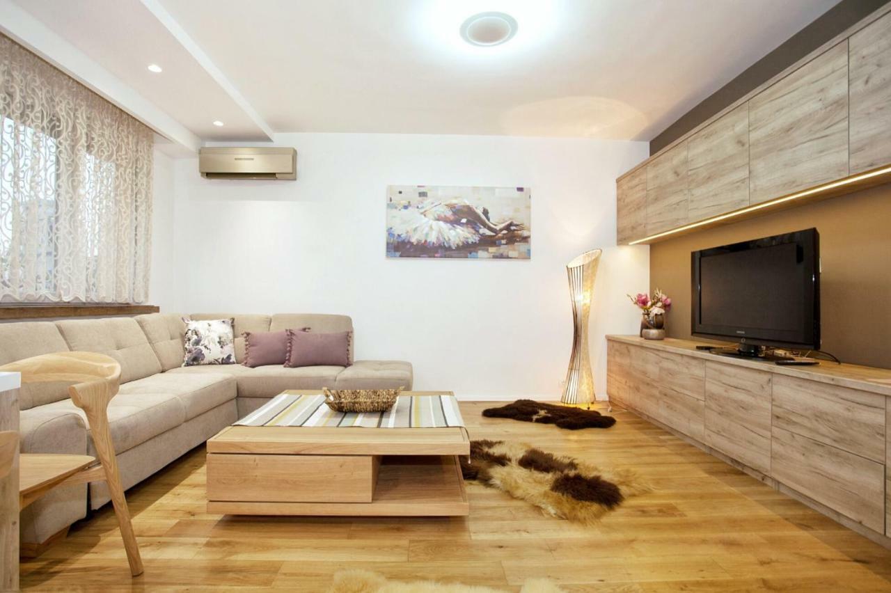 Hostgost Selected Suites - Skadarlija Square Belgrad Exterior foto